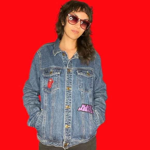 Forever 21 MTV Patch Jean Jacket w/ Rolling Stones & Black Sabbath Patches - Picture 2 of 7